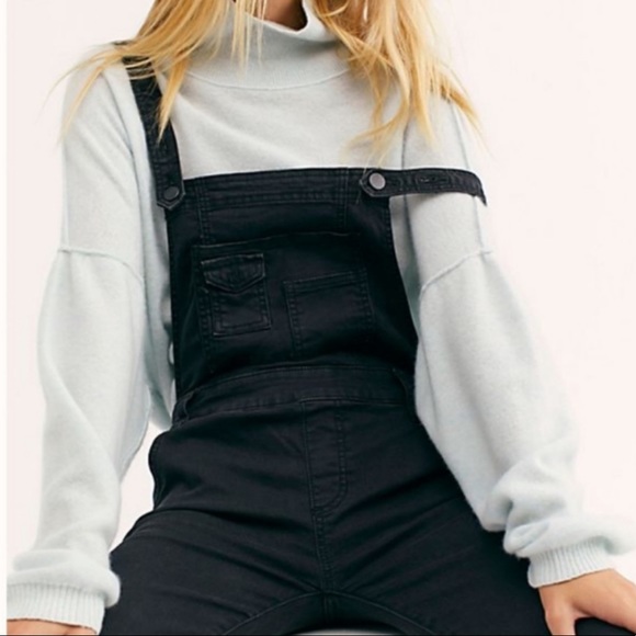 ✨SOLD✨ Free People Washed Black Denim Overalls - 26 - Picture 4 of 8